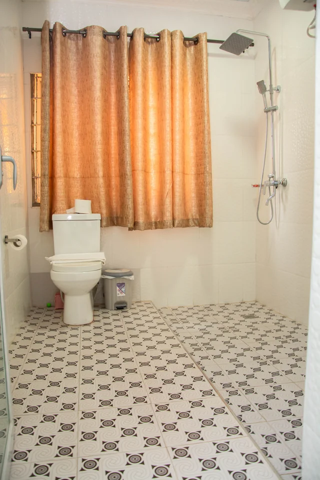 Guest bathroom with shower
