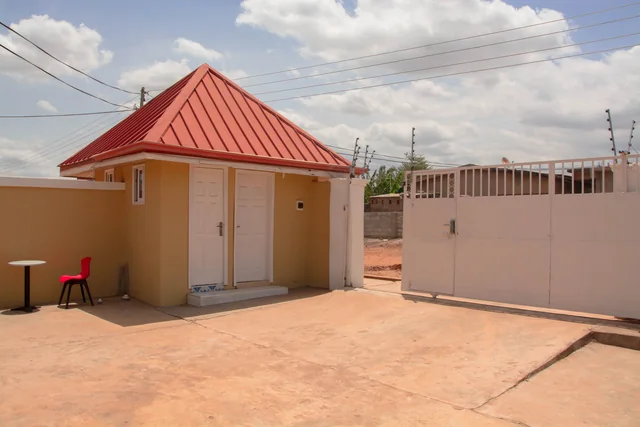 Secure entrance gate